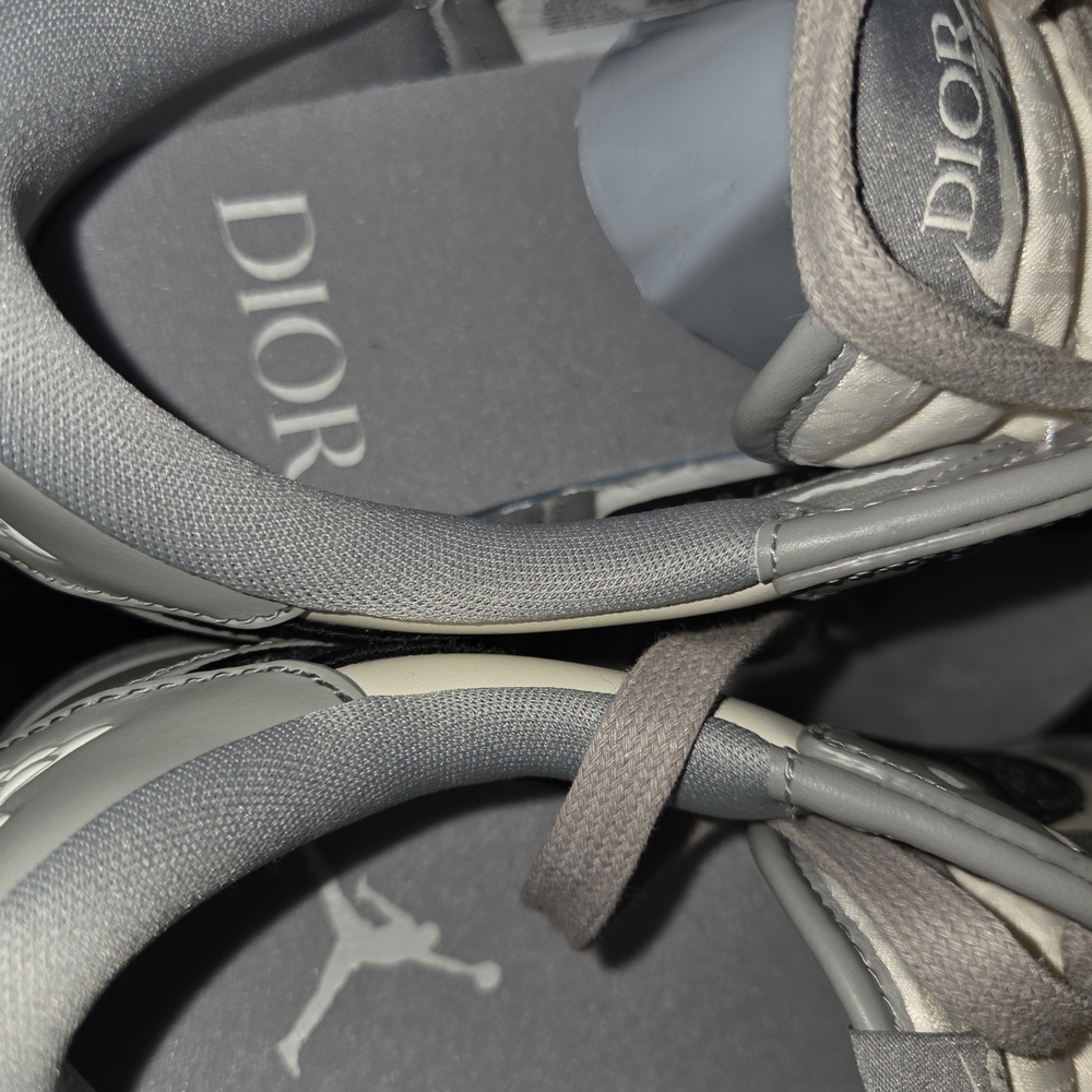 Jordan 1 Retro Low Dior Sneakers - Picture 5 of 7